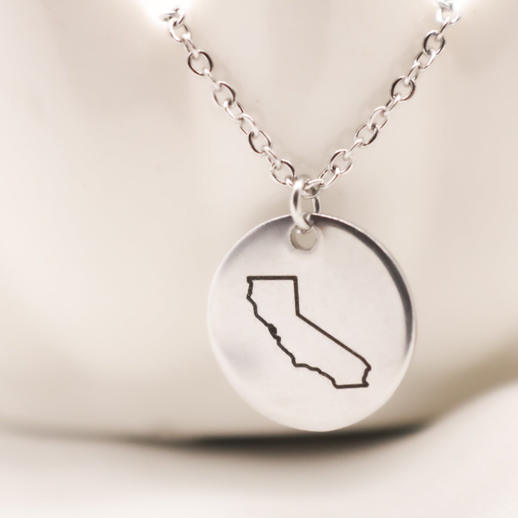 Personalized State Necklace, Best Friend Gifts, Long Distance Relationship, State Necklace Disc 15mm