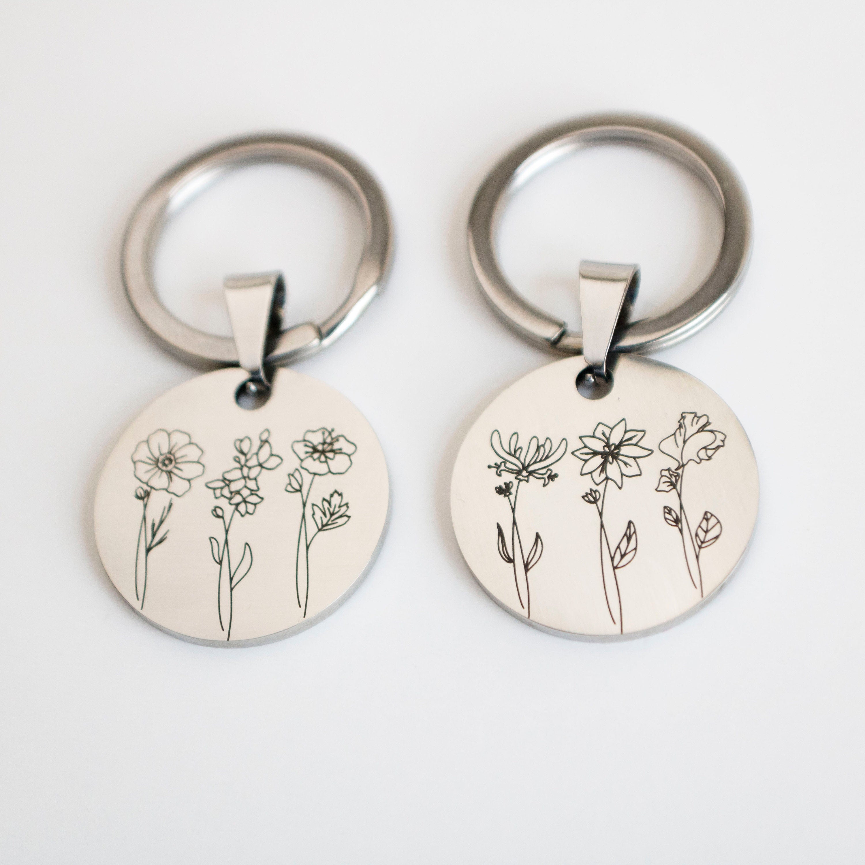 Combined Birth Flower Keychain, Mothers day Jewelry Gift, Best Friend, Mom and dad Present, Key Chains for Women and Men