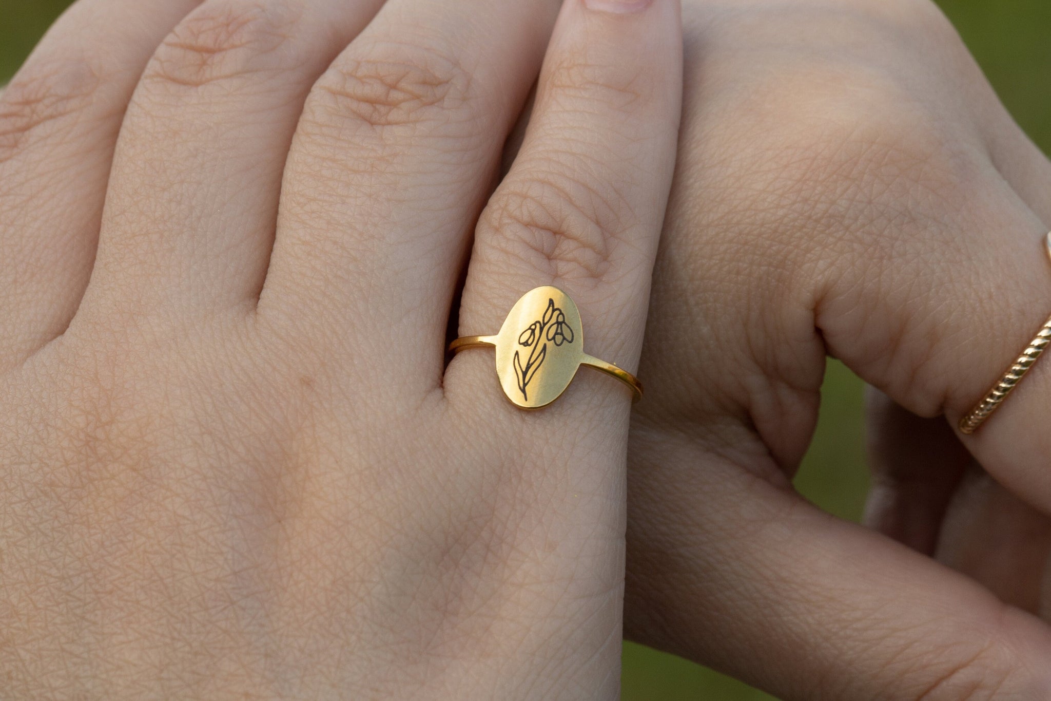 Birth Flower Ring - Birthday Floral Gold Signet Ring - Stacking Minimalist Ring - Birthday Gift - August Birth Month Flower